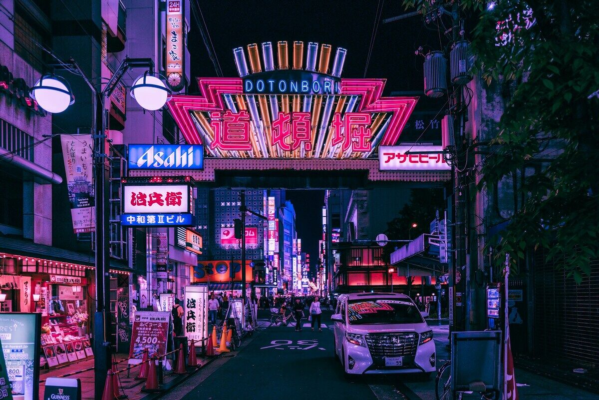 大阪の夜を歩く——道頓堀からアメ村への回廊